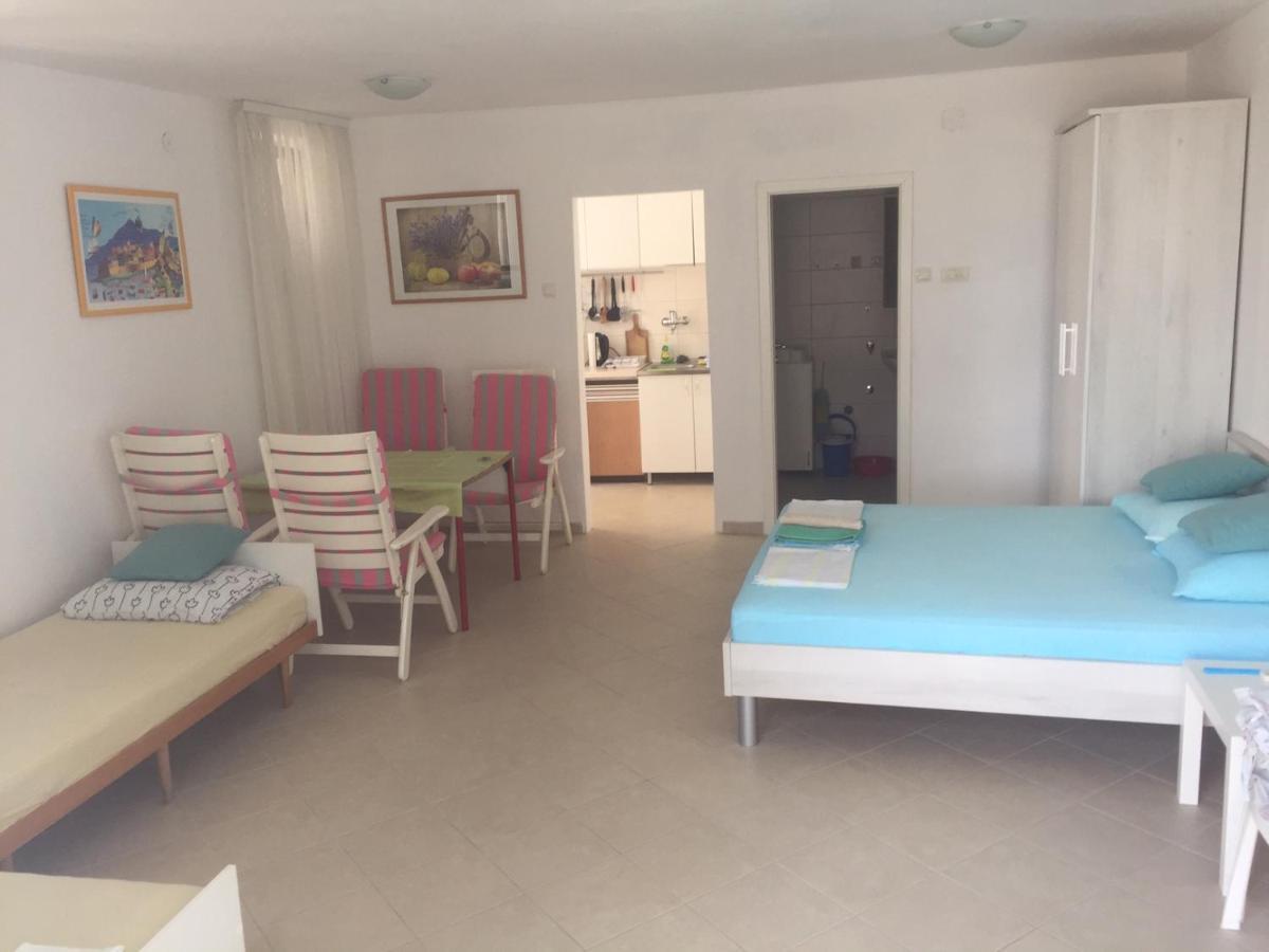 Apartment Perla - 150M From The Sea Novi Vinodolski Buitenkant foto