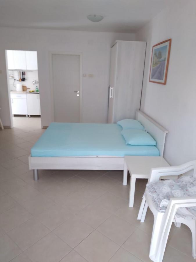 Apartment Perla - 150M From The Sea Novi Vinodolski Buitenkant foto