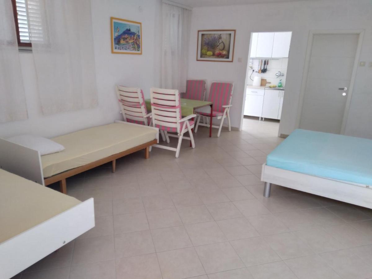 Apartment Perla - 150M From The Sea Novi Vinodolski Buitenkant foto